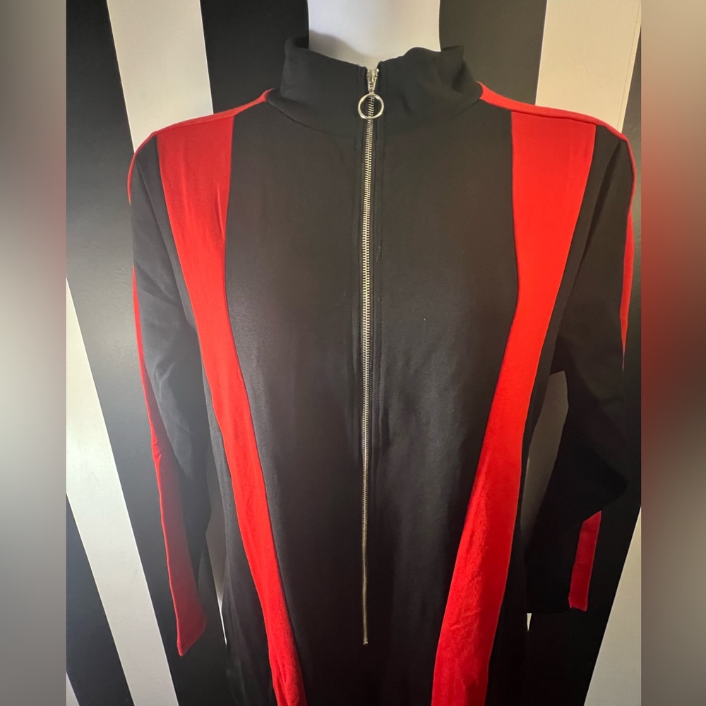 SOLD NWT Fashion to Figure Black and Red Zipper Plus Jumpsuit; 2X or 18/20 - Picture 5 of 8
